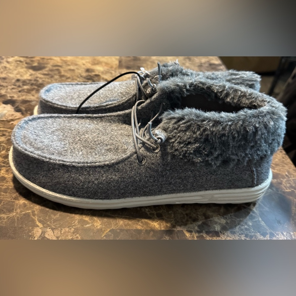 Cozy Winter Slip-On Loafers - Grey Felt, Size 9.5M"